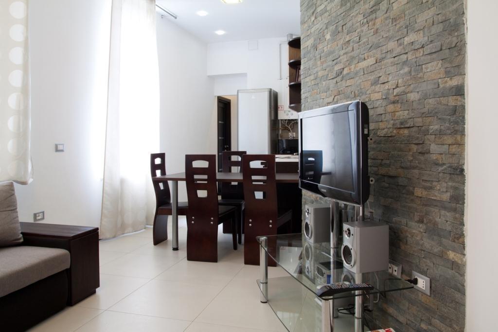Your Comfortable Stay In Apartment Next To Opera House Lviv Dış mekan fotoğraf
